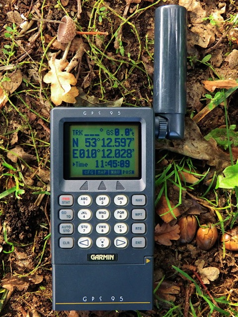 Garmin GPS 95.jpg